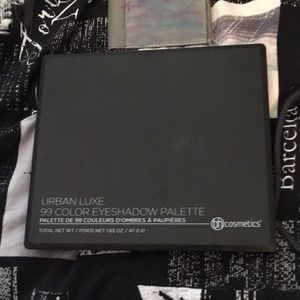 urban luxe eyeshadow pallete